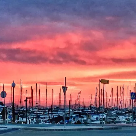 Peaceful Apartment, Mountain Views Апартаменты