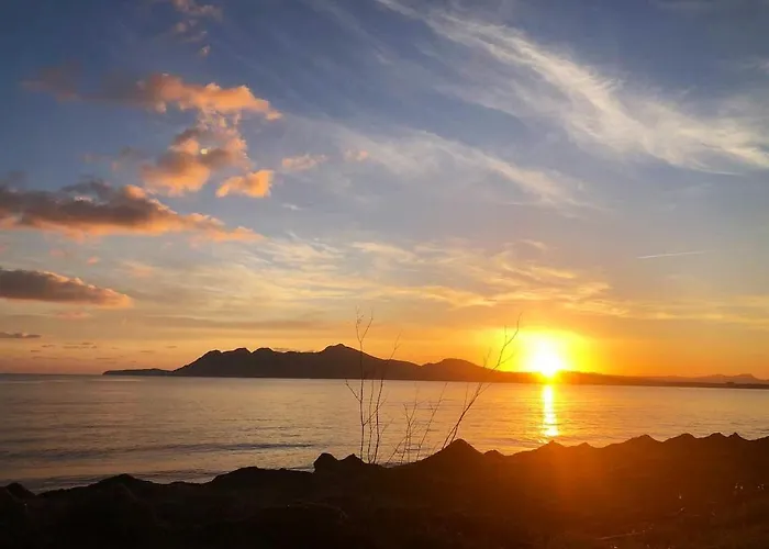 Peaceful Apartment, Mountain Views